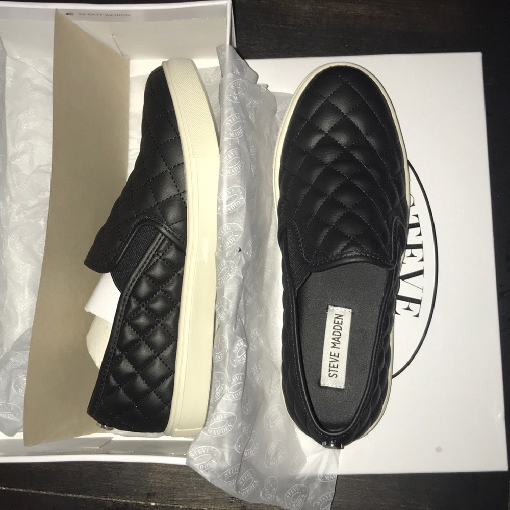 Steve Madden Slip-on Sneakers in Black